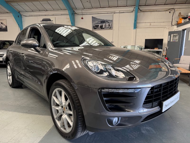 2014 Porsche Macan
